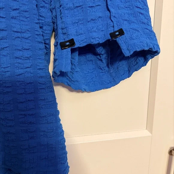 Ali Miles Royal Blue Textured Top - Picture 2 of 4